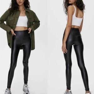 Wilfred Shiny Black Leggings